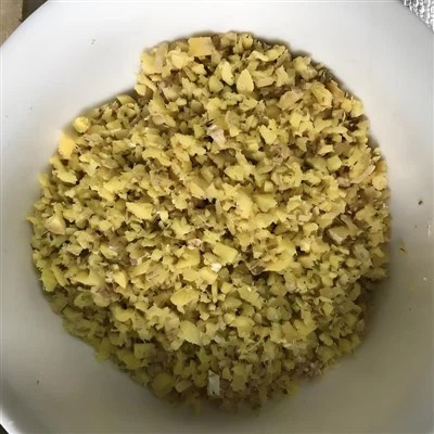 تازہ ادرک کے دانے دار